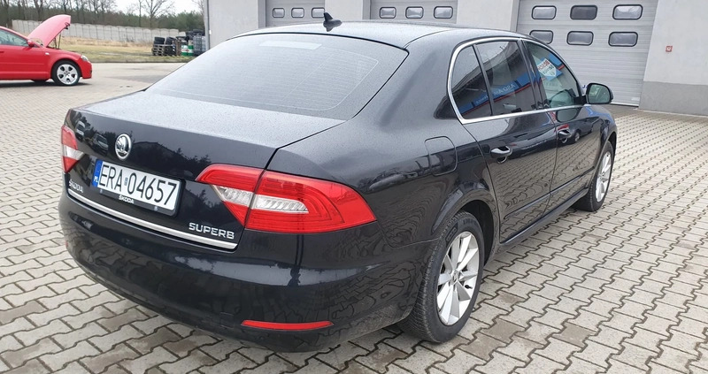 Skoda Superb cena 35000 przebieg: 288639, rok produkcji 2015 z Prochowice małe 37